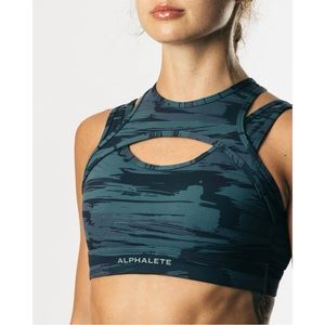NWOT! Alphalete Surface Keyhole Bra